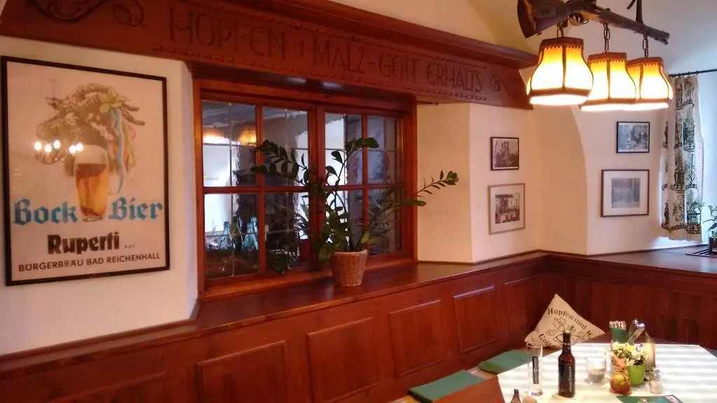 Altstadt- Und Businesshotel Pfaubraeu - Brauereigasthof - Fruehstuecksbuffet - Kostenfreie Radgarage - Hunde Willkommen Trostberg an der Alz